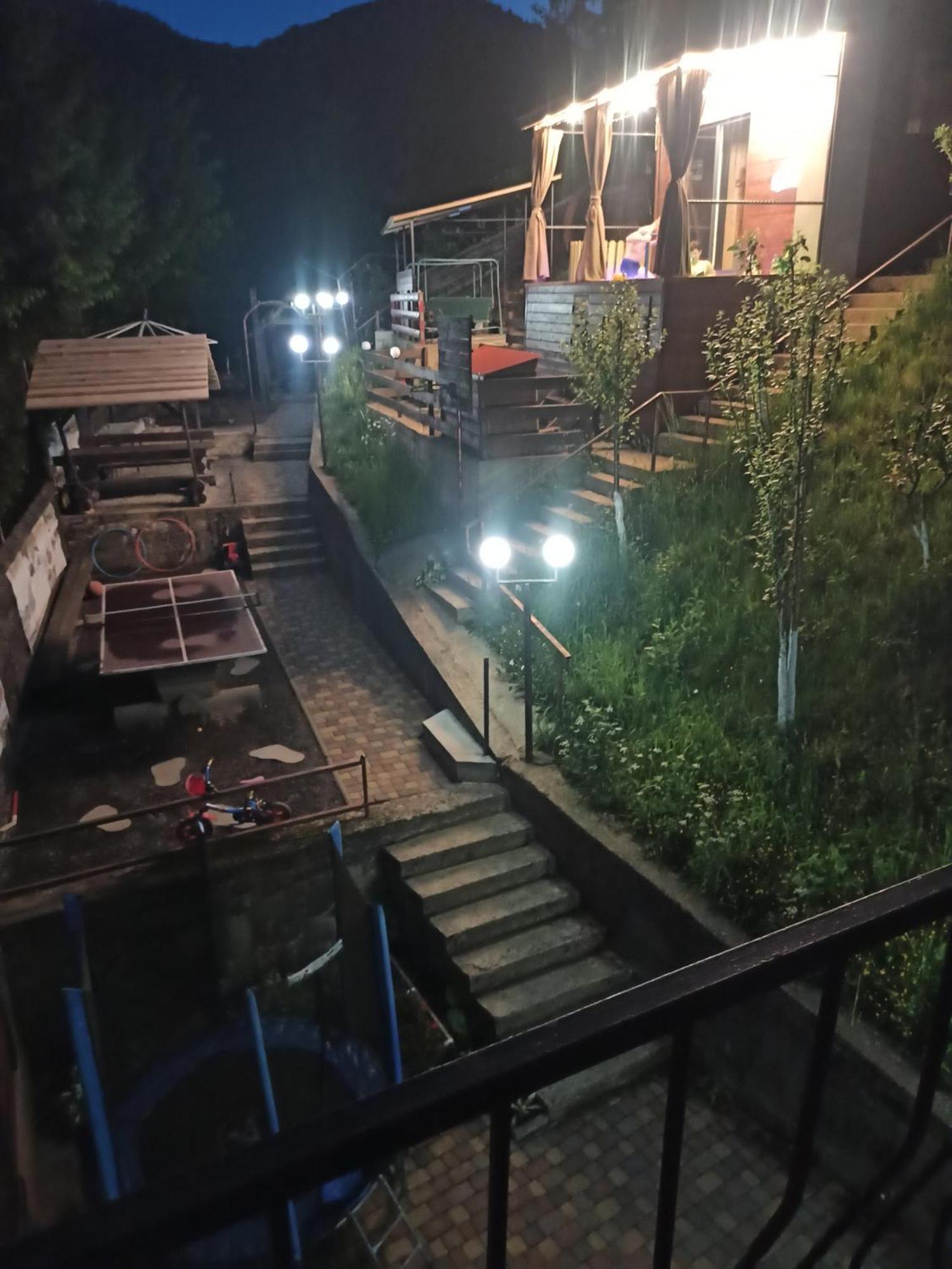 Садиба Бункер Чан Mizhhirya  Exterior photo