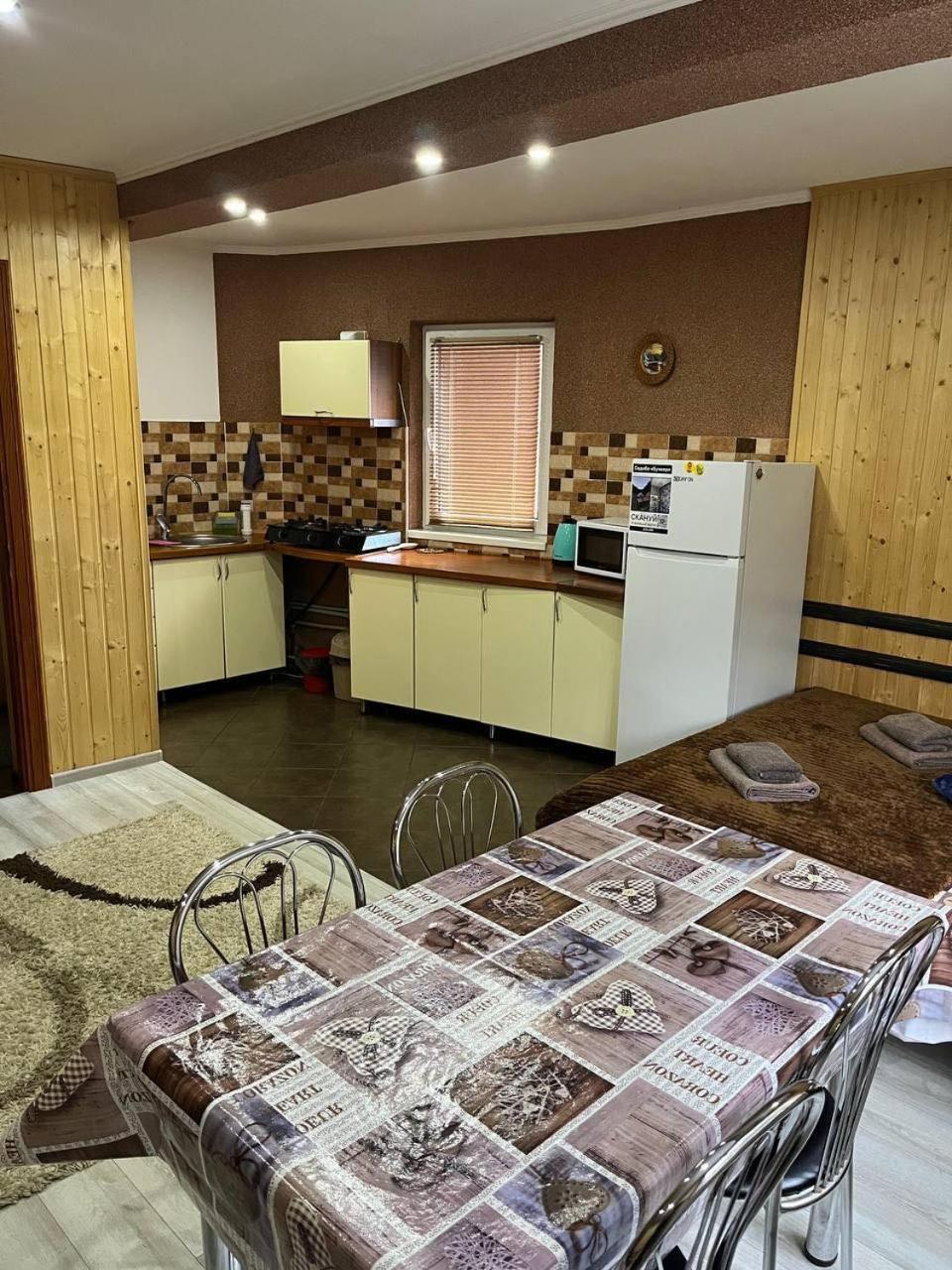 Садиба Бункер Чан Mizhhirya  Exterior photo